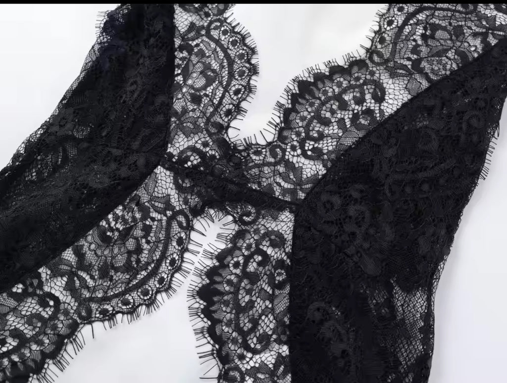 Lana – White & Black Lace Evening Dress